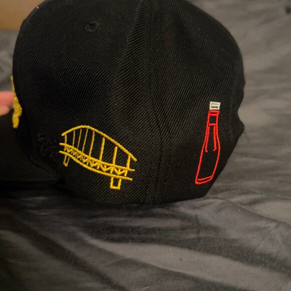 Rings & Crwns City Neon Collection Pittsburgh Steel City Snapback Hat Adjustable - Picture 3 of 7